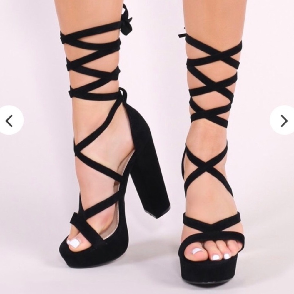 Sexy Black Lace-up Platforms 💣 👠